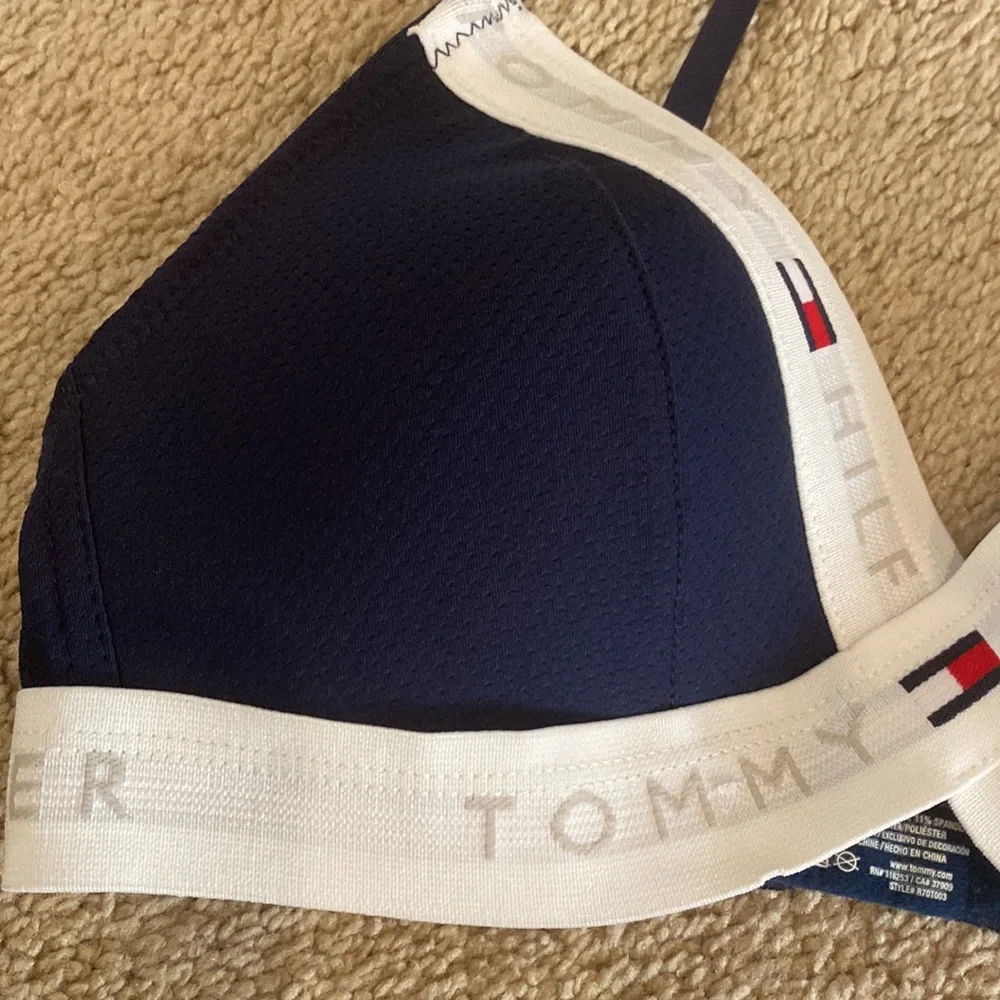 Tommy Hilfiger Navy Sports Bra size 32 C - Picture 2 of 5